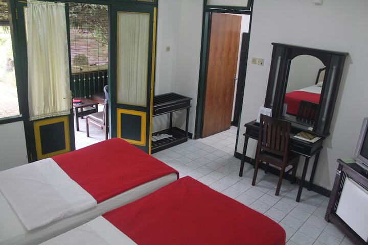 Room 12 of 34