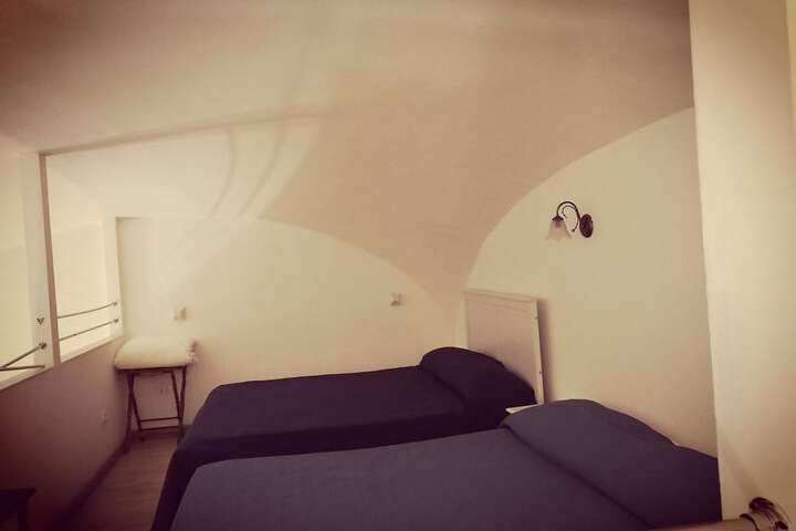Room 12 of 27