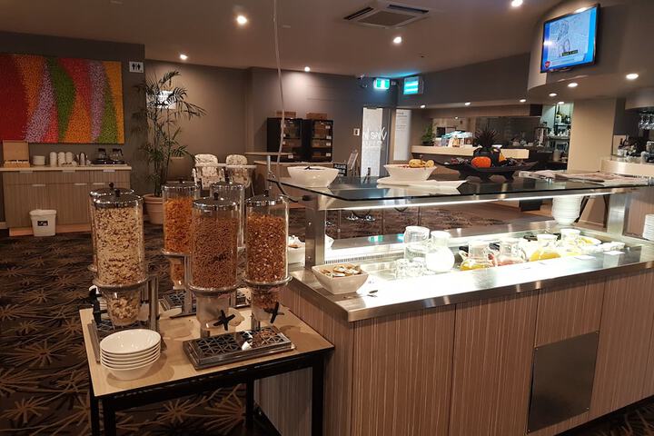 Breakfast/Coffee Service 30 of 41