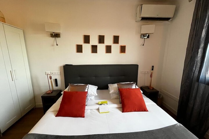 Room 15 of 44
