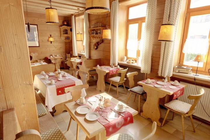 Breakfast area