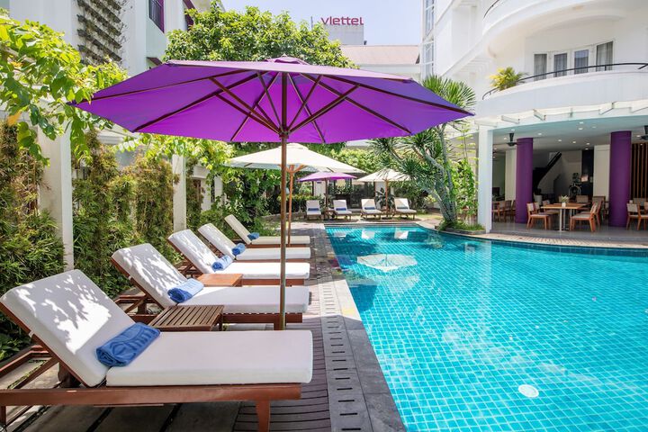 Pools & Facilities