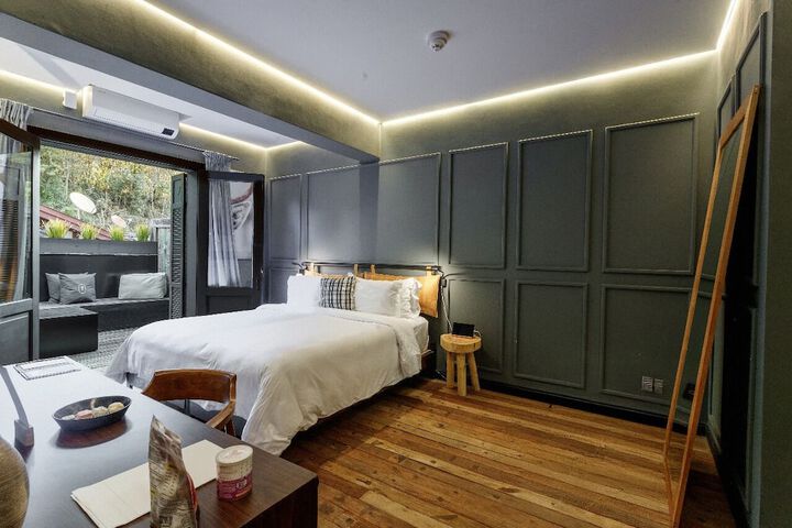 Room 43 of 86