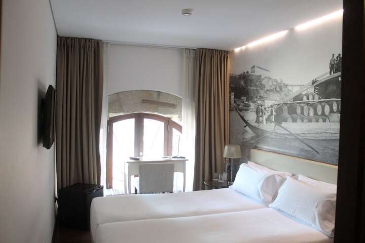 Room 33 of 63