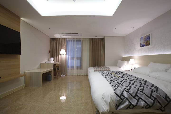 Room 54 of 78