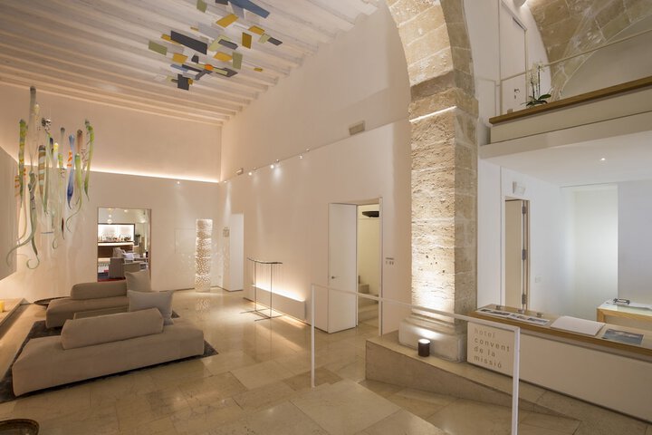 Guest Lobby