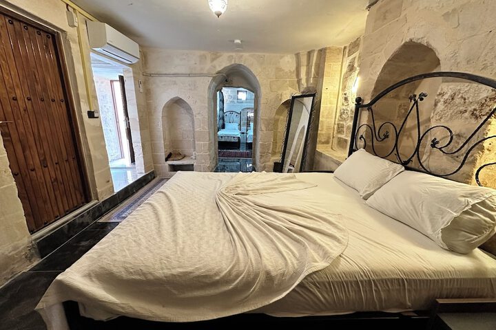 Room 3 of 21