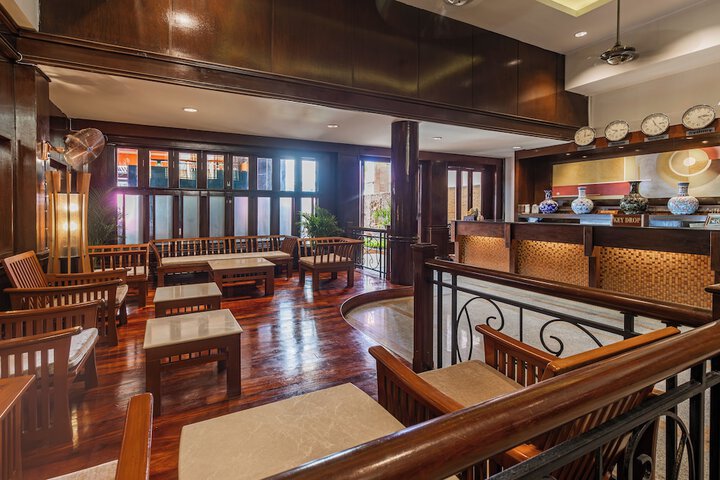 Entrance & Lobby