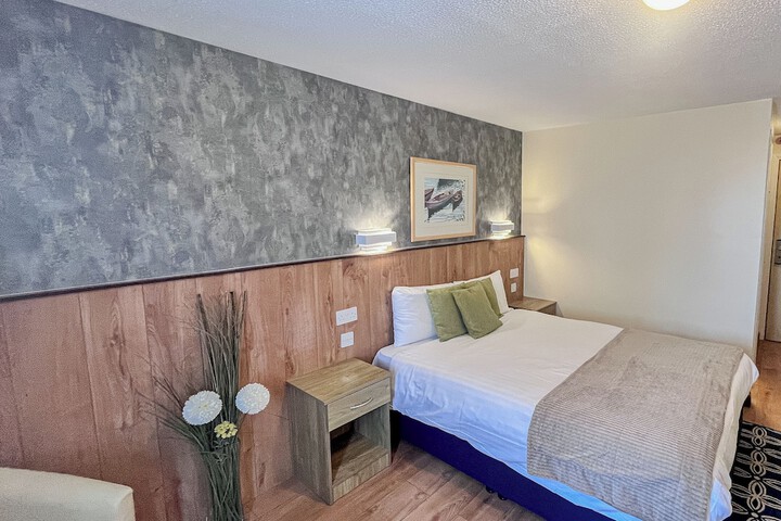 Room 48 of 74