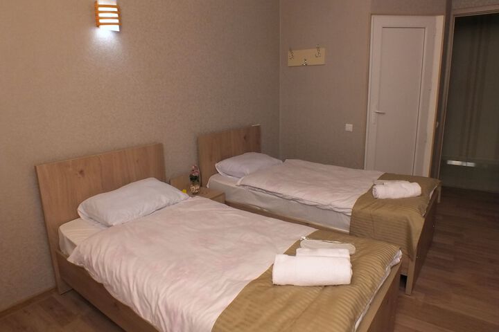 Room 3 of 33