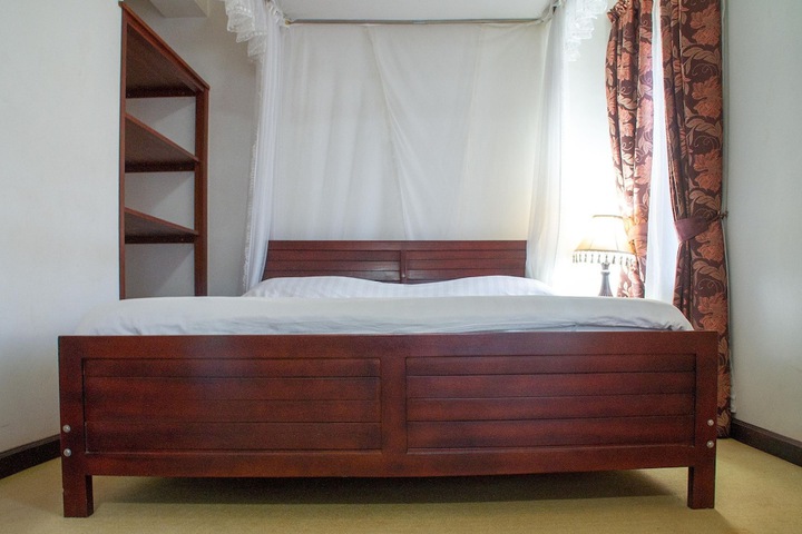 Room 17 of 32