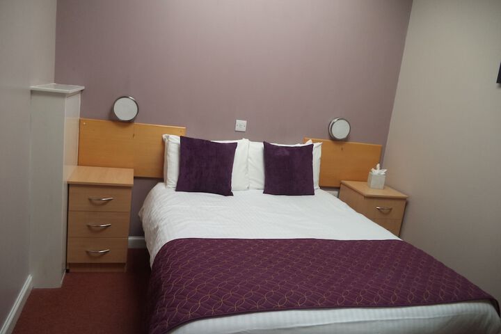 Room 4 of 42