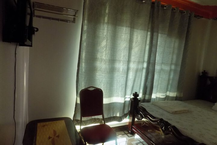 Room 10 of 24