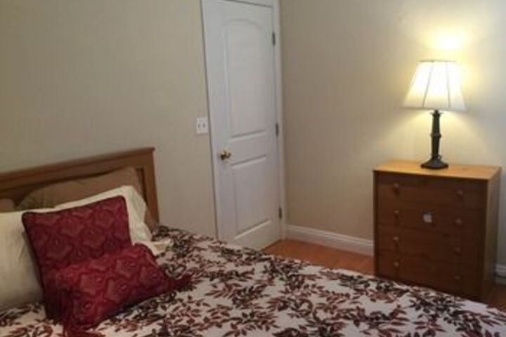 Room 5 of 16