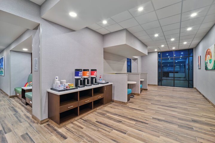 Breakfast/Coffee Service 31 of 40