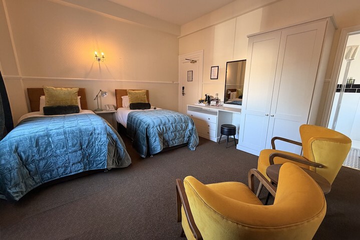 Room 19 of 49