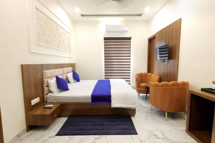 Room 7 of 17