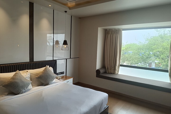Room 15 of 78