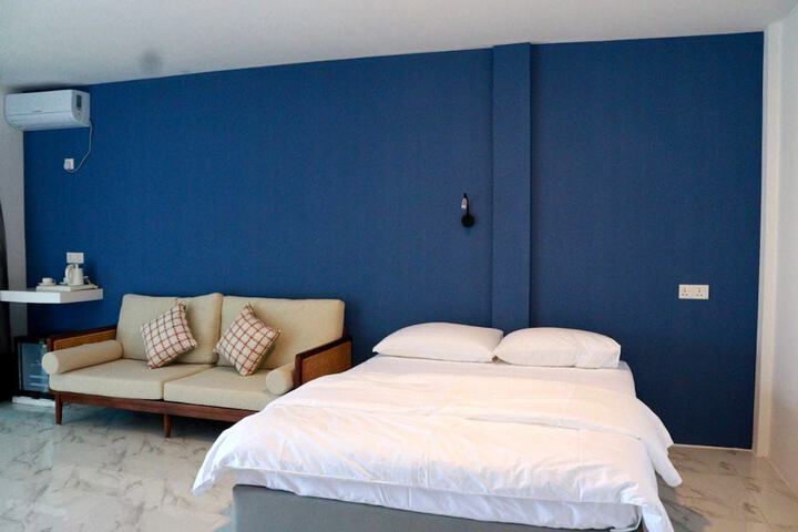 Room 5 of 17