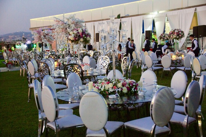 Dining 138 of 192