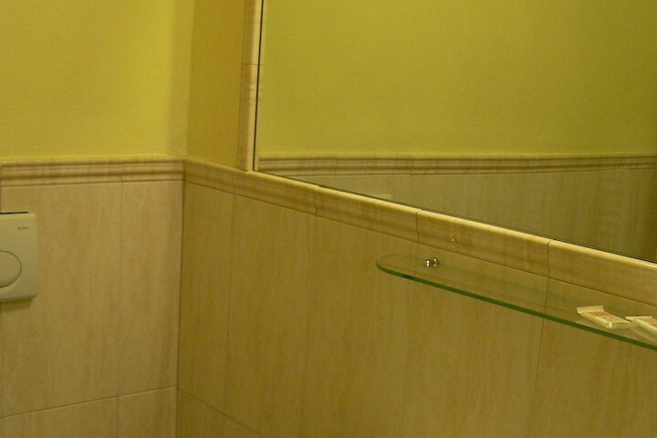 Room 35 of 64