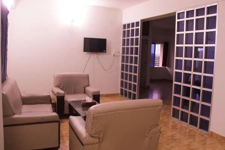 Room 9 of 15