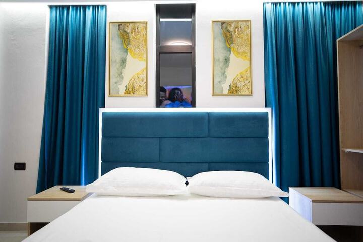 Room 13 of 65