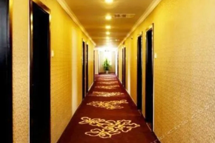 Room 7 of 11