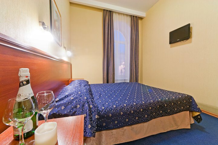 Room 16 of 94