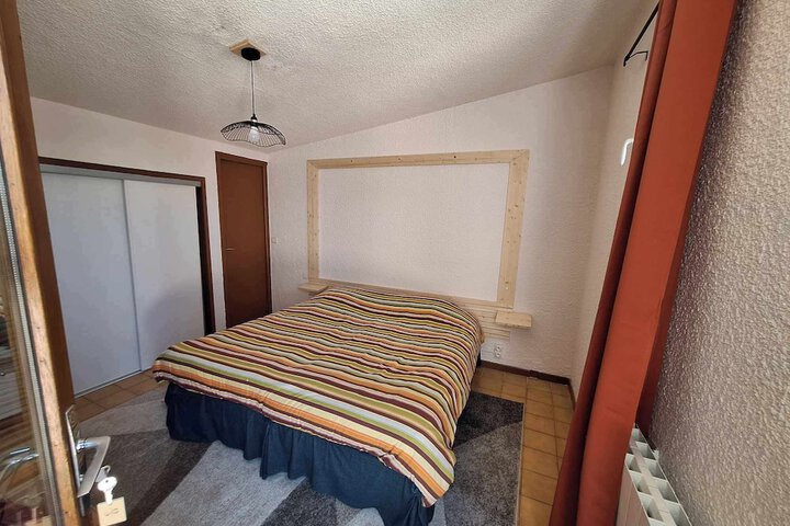 Room 2 of 22
