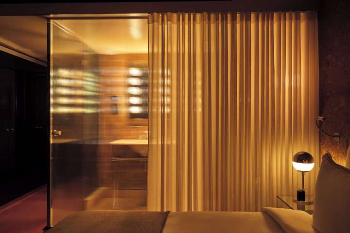 Room 11 of 46