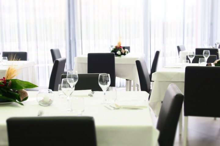 Dining 58 of 92