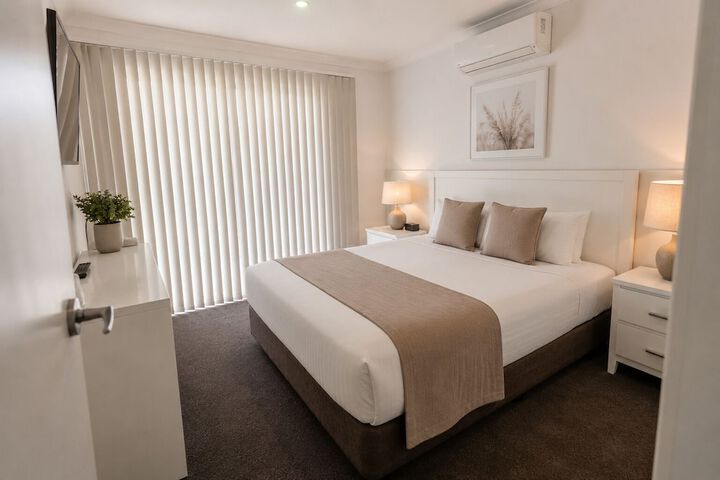 Room 2 of 6