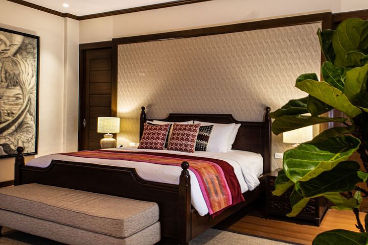 Room 52 of 191