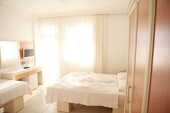 Room 8 of 19