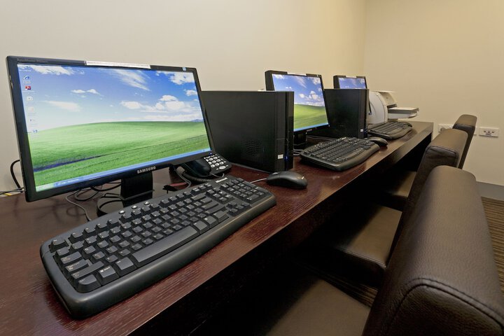 Business Center 35 of 38