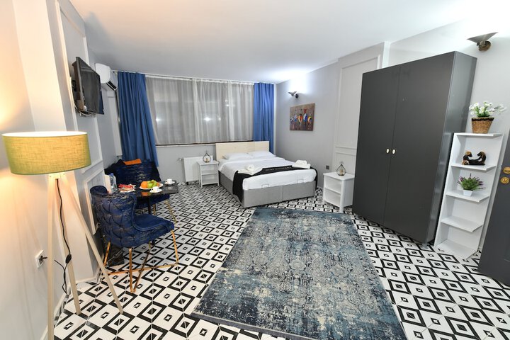 Room 10 of 47