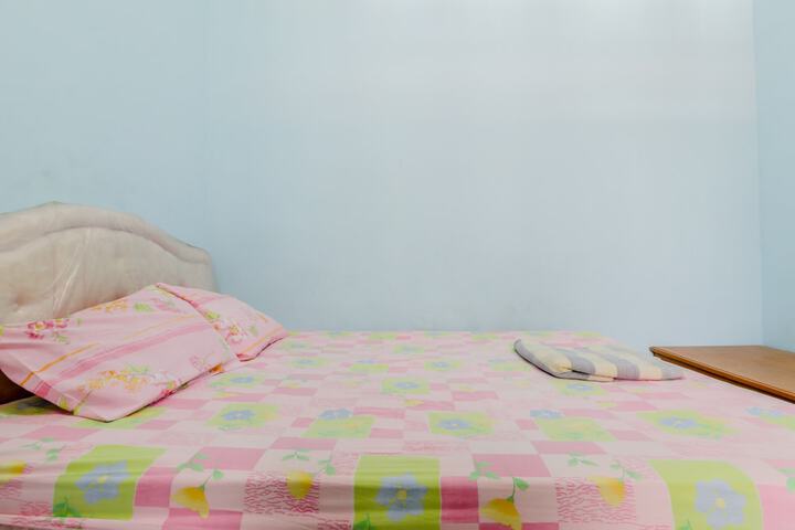 Room 2 of 33