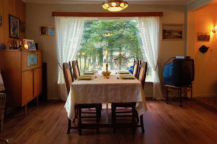 Dining 16 of 19
