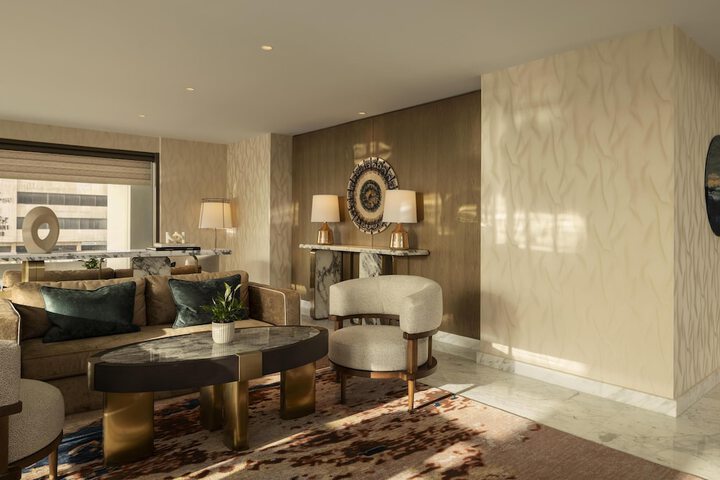 Lounge 184 of 231
