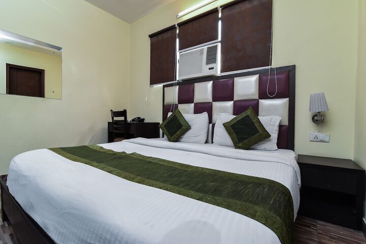 Room 14 of 22