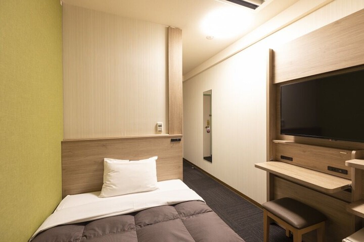 Room 8 of 30