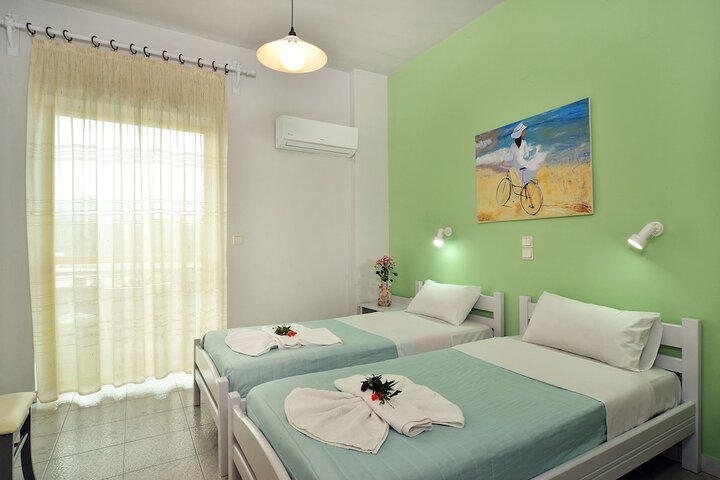 Room 15 of 48