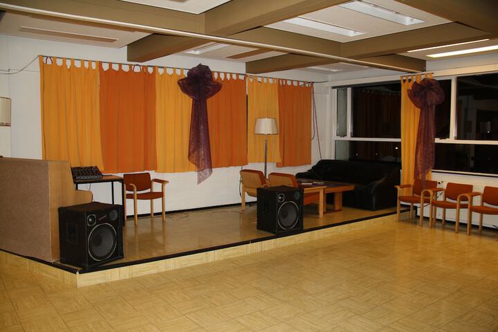 Lounge 46 of 65