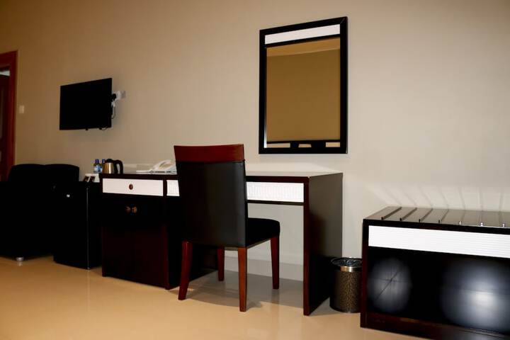 Room 4 of 20