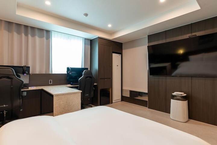 Room 40 of 76