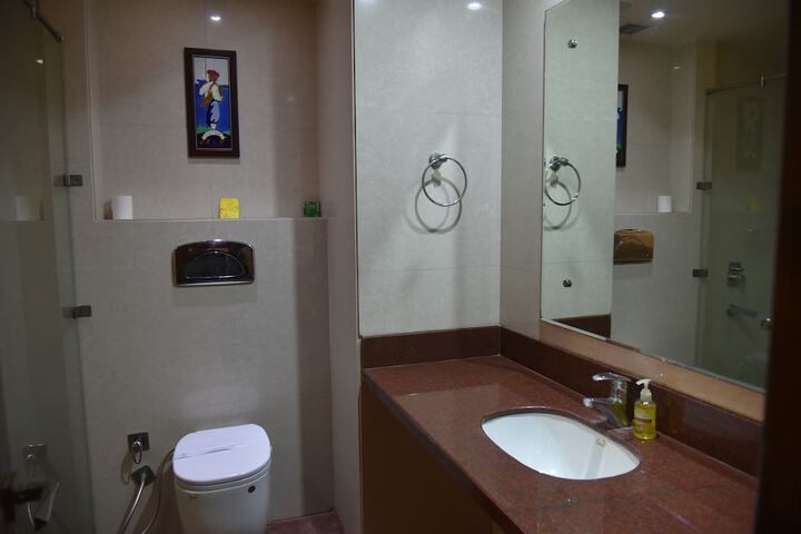 Room 199 of 288