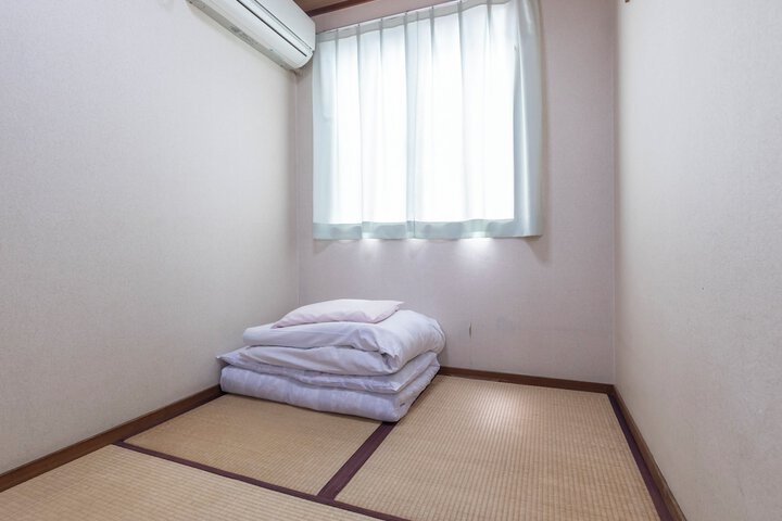 Room 4 of 78