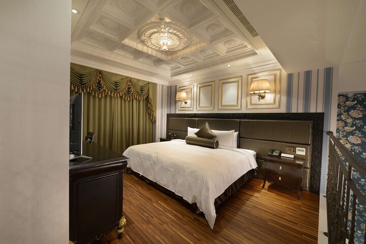 Room 44 of 95