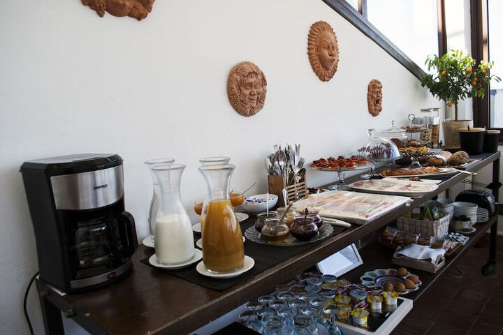 Breakfast/Coffee Service 39 of 56